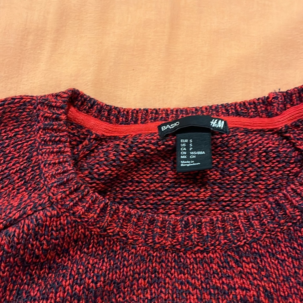 H&M sweater - Picture 2 of 4